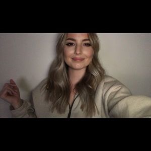 Meet your Posher, Danielle